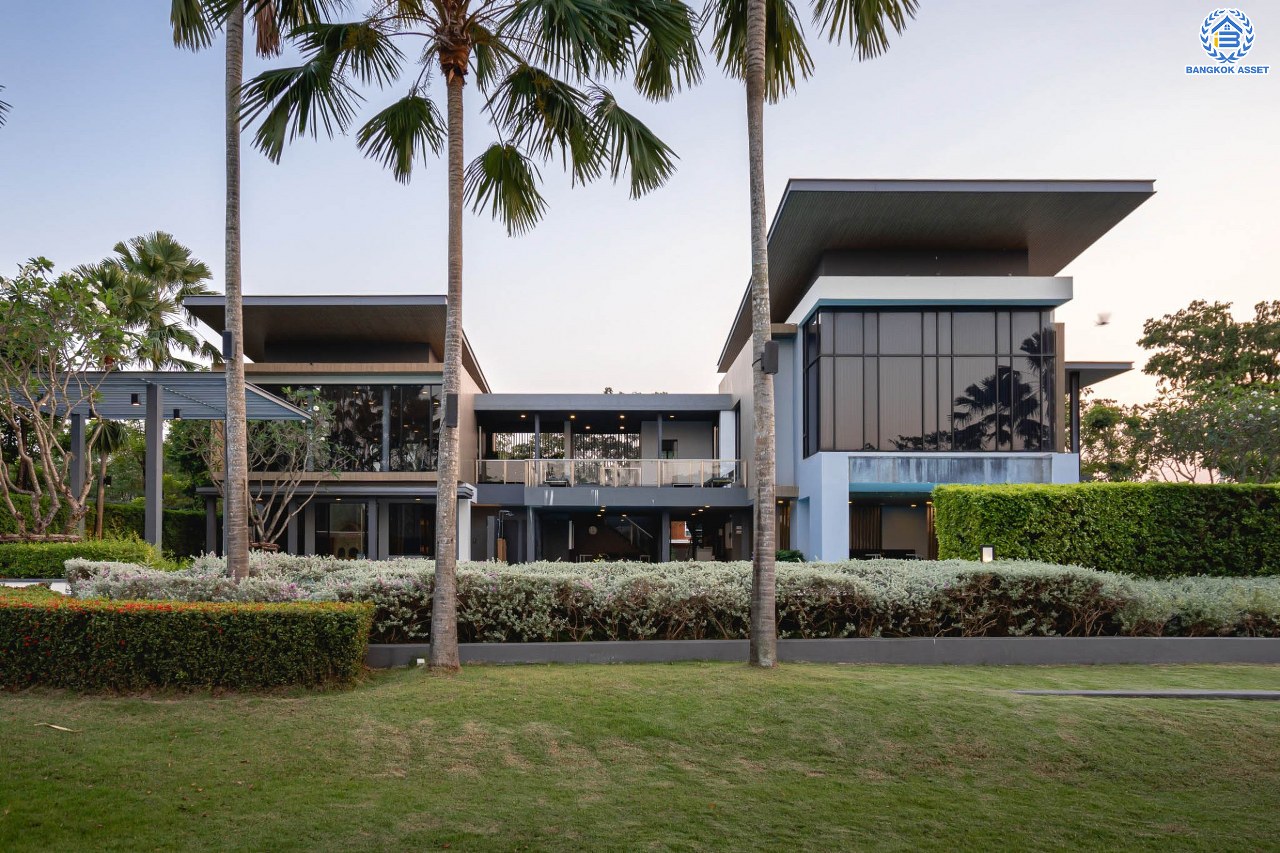 บ้านเดี่ยวมือสองนนทบุรี โครงการ ชัยพฤกษ์ ปิ่นเกล้า-กาญจนาฯ ถนนเมน วิวสวย หลังมุม จากแบรนด์คุณภาพ LH เนื้อที่ 75.8 ตร.ว. ฟังก์ชัน 3 ห้องนอน 3 ห้องน้ำ 1 ห้องอเนกประสงค์ จอดรถได้ 2 คัน บนทำเลศักยภาพ ใกล้เซ็นทรัลเวสต์เกต ทางด่วน "กาญจนาภิเษก" รถไฟฟ้าสายสีม่วง "สถานีตลาดบางใหญ่"